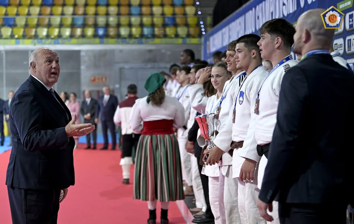 Ekipni bron Slovenije s tremi Korošci